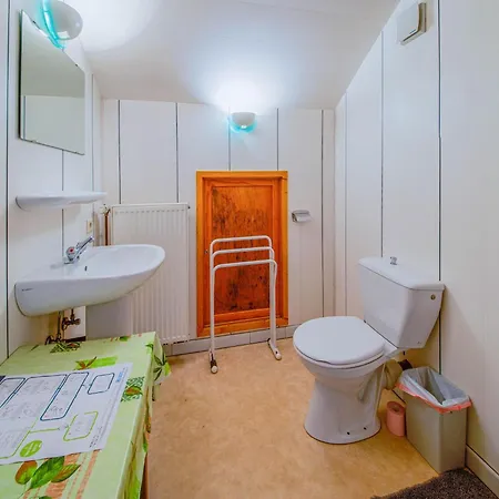 Spacious Retreat, Cleaning Included * Brisy