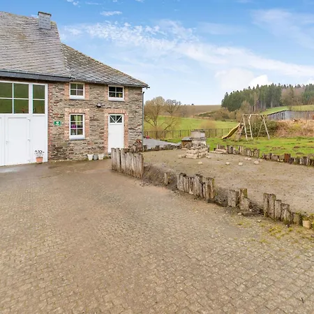 Spacious Retreat, Cleaning Included Brisy